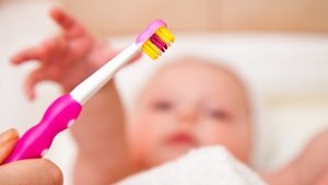 Curare l'igiene orale è importantissimo sin dai primi mesi di vita del tuo bambino